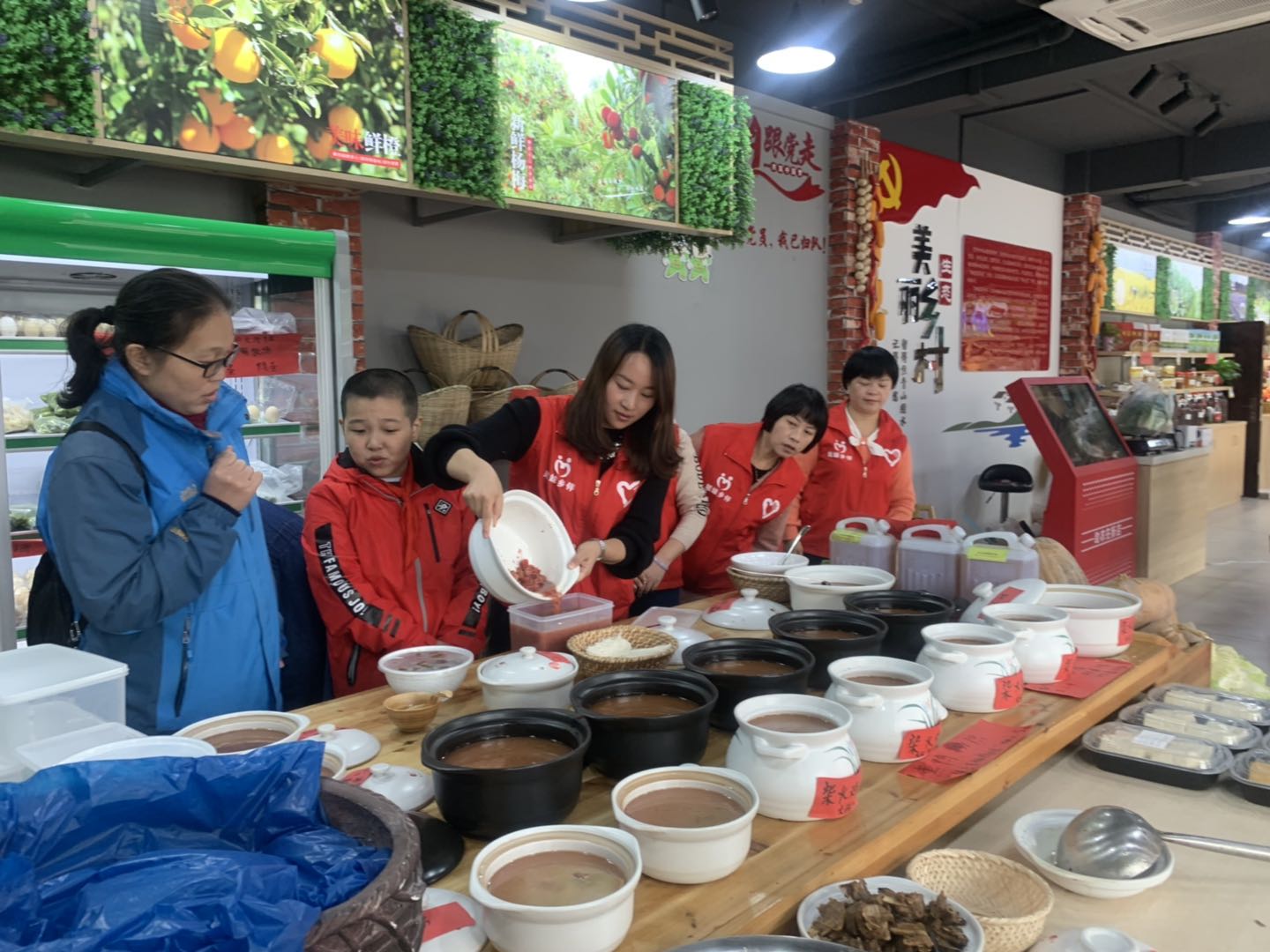 愛心助農(nóng) 暖心服務(wù) ——新店鎮(zhèn)打造新時代文明實踐“助農(nóng)平臺”
