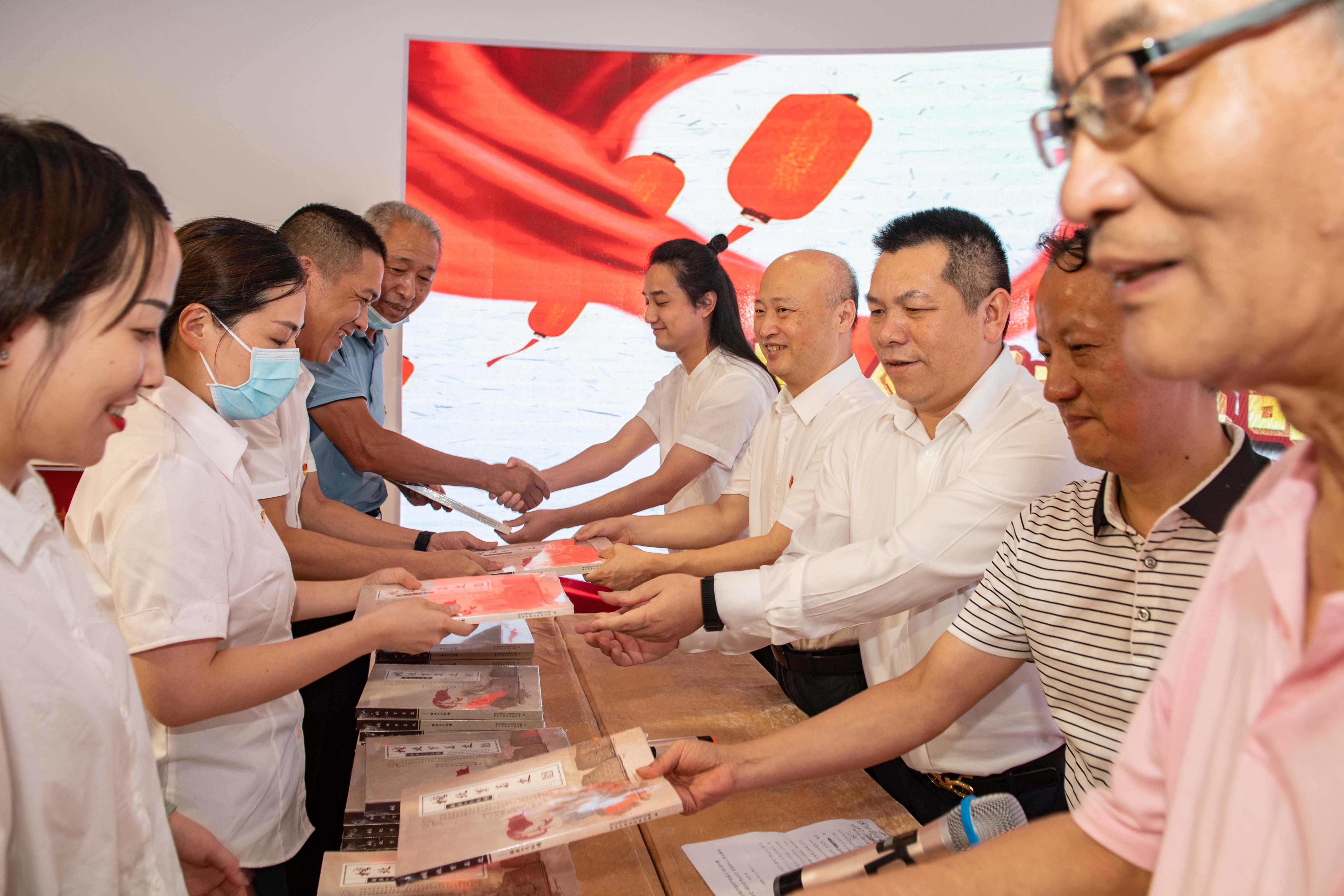 新店：服務(wù)基層沁潤民心 多彩志愿點(diǎn)亮文明