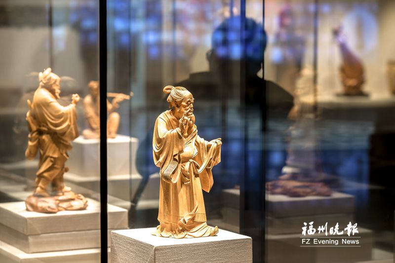 福州木雕(象園)福文化主題展開幕 60多件精美作品與觀眾見面 福州木雕(象園)福文化主題展開幕 60多件精美作品與觀眾見面