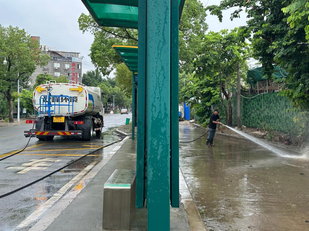 新華全媒+丨風雨過后 生活如常——福州民生秩序陸續恢復一線見聞