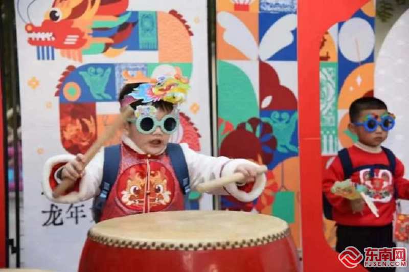 啟航新學期 福州校園開學首日“龍”味濃