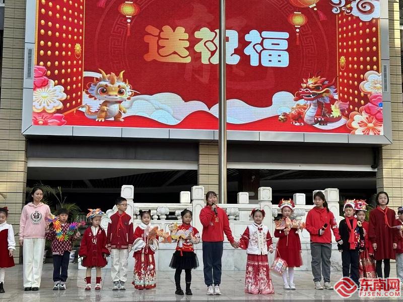 啟航新學期 福州校園開學首日“龍”味濃