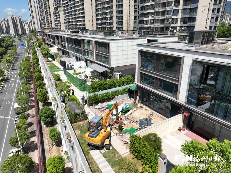 福州市開展“兩違”點題整治 晉安天空之城小區數十處違建被拆