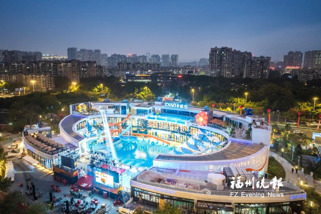 光明港溫泉水樂園迎客 打造市區(qū)首個“泡在水里的商圈” 光明港溫泉水樂園迎客 打造市區(qū)首個“泡在水里的商圈”
