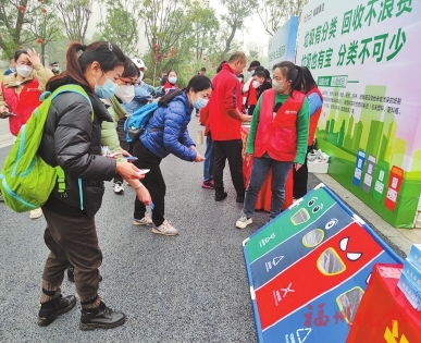 晉安區(qū)垃圾分類出實招見成效  創(chuàng)新分類宣傳、整治誤時投放、推進農(nóng)村分類……