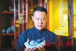 從草蟲到蝸牛、青蛙，再到蜥蜴、變色龍……  林榮泰：打造壽山石雕的“動物世界”