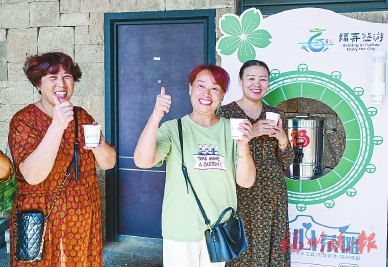 “愛心茶攤”小推車亮相晉安湖公園  造型富有特色，免費供應茶水