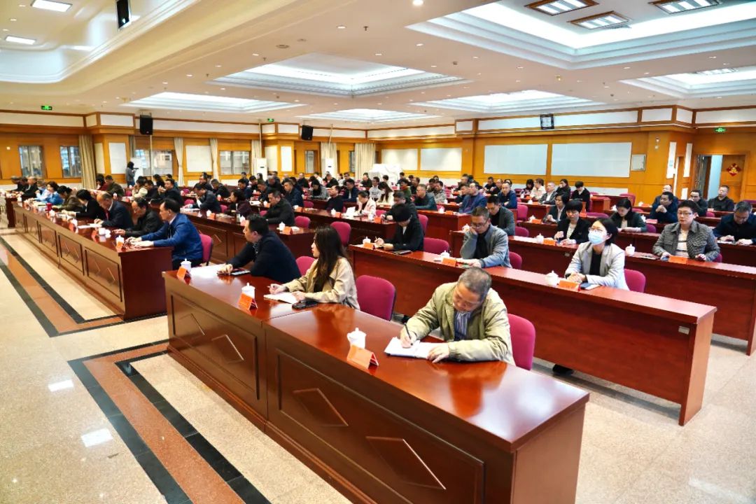 區委理論學習中心組舉行學習（擴大）會