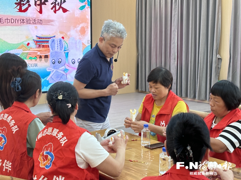 【網絡中國節·中秋】兩岸姐妹DIY迎中秋