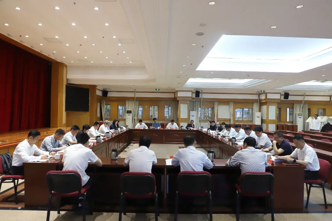 晉安區(qū)委深入貫徹中央八項規(guī)定精神學(xué)習(xí)教育讀書班舉行
