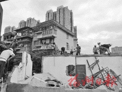 晉安城管拆違建治隱患