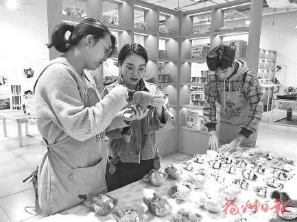 定西貧困婦女產品展銷館落戶東二環泰禾廣場