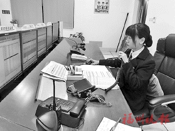 她用“三頭六臂”守護火車站“大腦”