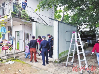 晉安城管拆除三環(huán)沿線違建