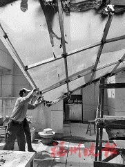 晉安拆除兩處違建雨遮