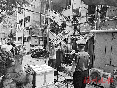 晉安華塑小區兩處違建被拆