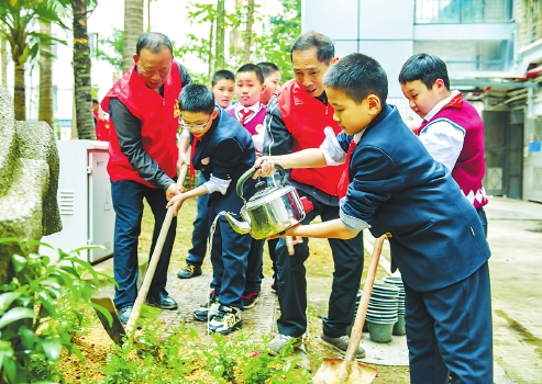 晉安電力宿舍小區推進近鄰黨建 老少共種花　鄰里添春意