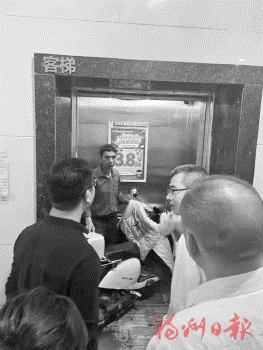 電動車一進門　電梯就會停運