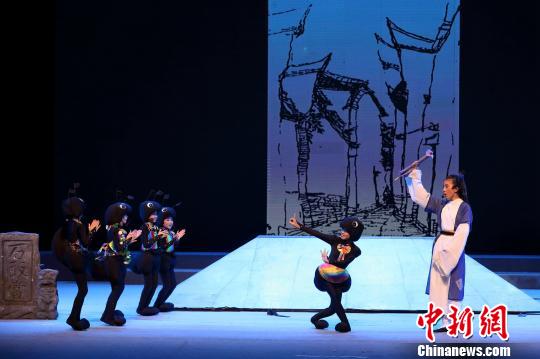 福州坊巷傳說舞臺盡呈閩都文化元素和感恩教育