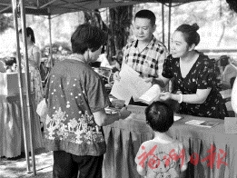 一線接訪　為民排憂解難