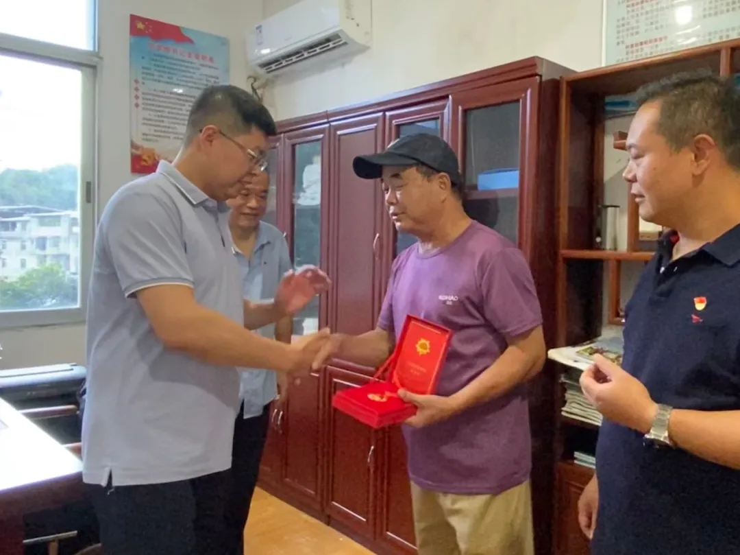 鑄堅強堡壘 樹先鋒旗幟！宦溪鎮(zhèn)開展慶“七一”暨黨紀學習教育系列主題活動