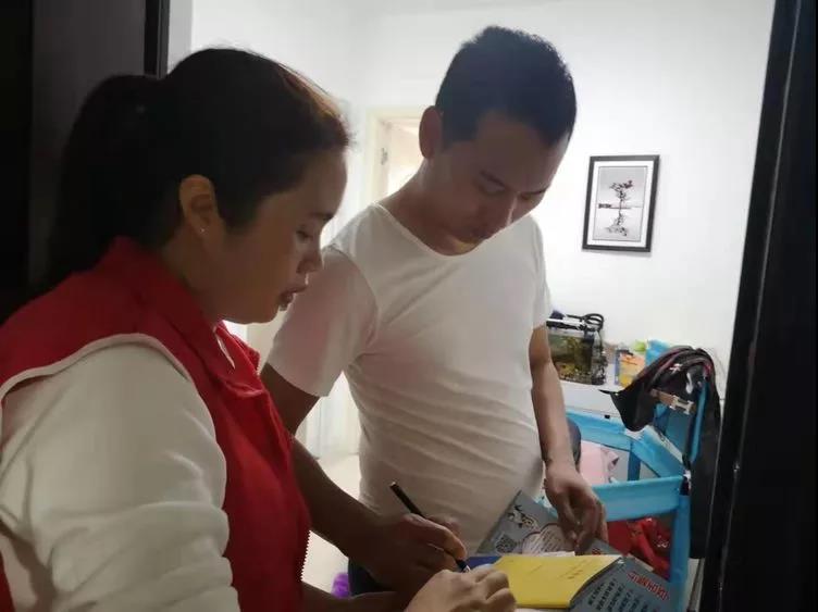 中心吹哨 部門報(bào)道 各方參與——晉安區(qū)開展交通安全文明實(shí)踐活動(dòng)