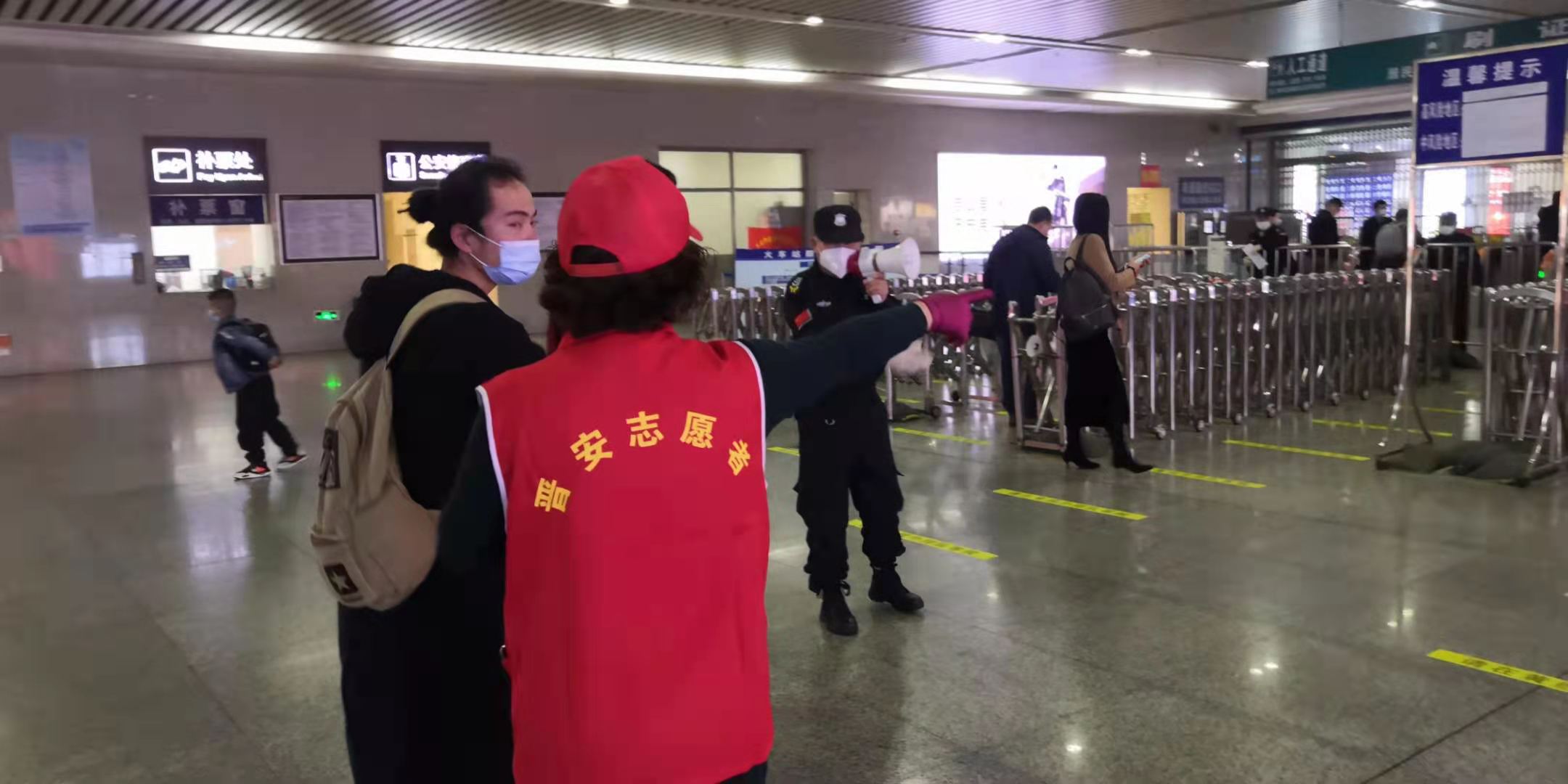 溫暖榕城|直擊“八閩第一站”晉安區2021年春運志愿服務行動