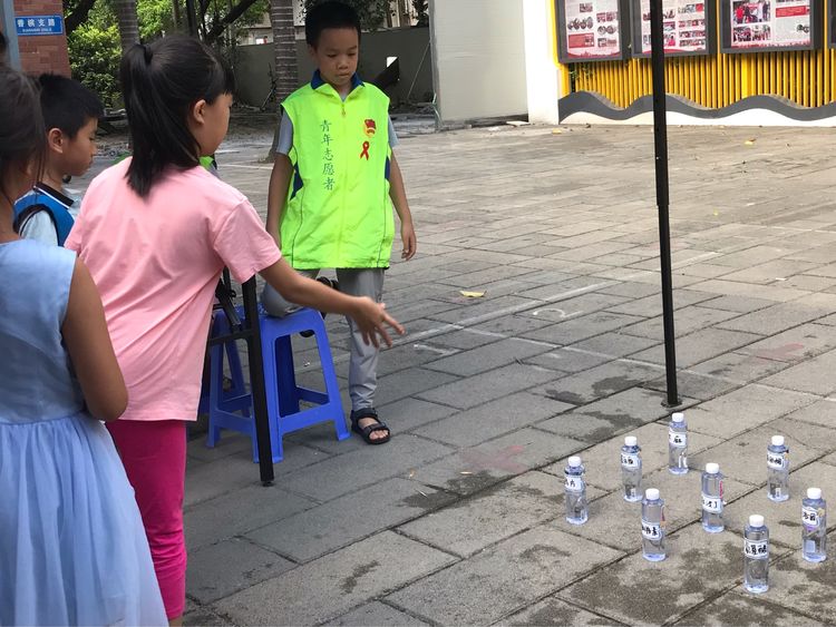 茶園街道以“珍愛生命、守護人生”為主題在環南公園對未成年人開展了禁毒宣傳活動