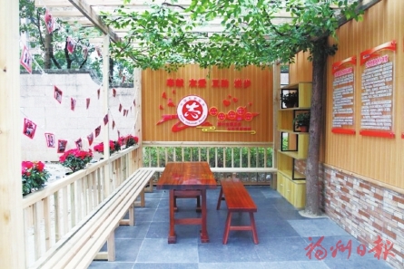 建高標準分類屋，逐步培養(yǎng)分類意識，“公交化”收運，嚴查誤時投放