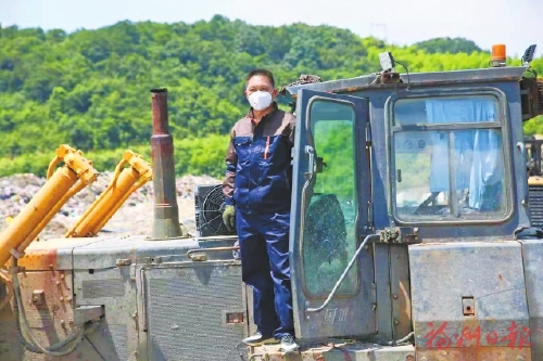 全國優秀共產黨員鄭貞良：  堅守垃圾場20多年　只愿城市潔凈如畫