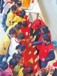 “線上行”豐富推廣渠道　“走出去”擴大服務受眾“上門講”提升科教力度