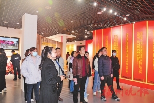 圍繞一條主線，提升七種能力，建設(shè)三個(gè)“之鎮(zhèn)”  錘煉干部隊(duì)伍　岳峰鎮(zhèn)啟動(dòng)“173”計(jì)劃