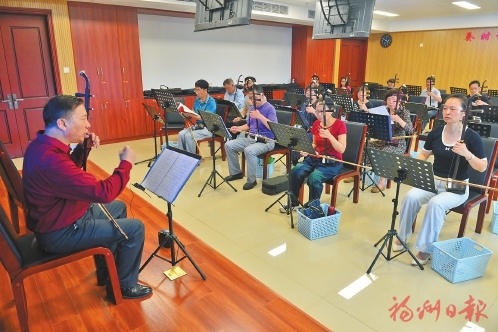 全市33.2萬人次報名，熱門課程一位難求  老年大學熱度持續攀升