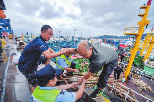 “格美”雨量或打破福州暴雨紀錄 Ⅰ級響應!五城區今起“三停一休” “格美”雨量或打破福州暴雨紀錄 Ⅰ級響應!五城區今起“三停一休”
