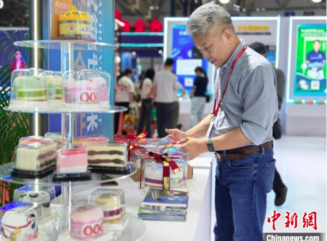 臺商攜蛋糕毛巾“登陸” 創(chuàng)意伴手禮走俏