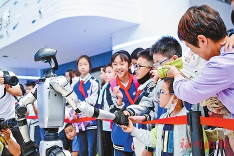 福州市科技活動周主會場活動舉行 福州科技館變身“未來世界” 福州市科技活動周主會場活動舉行 福州科技館變身“未來世界”