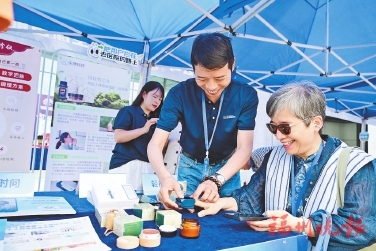 福州市科技活動周主會場活動舉行 福州科技館變身“未來世界” 福州市科技活動周主會場活動舉行 福州科技館變身“未來世界”