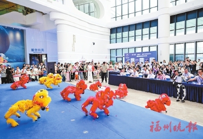 福州市科技活動周主會場活動舉行 福州科技館變身“未來世界” 福州市科技活動周主會場活動舉行 福州科技館變身“未來世界”