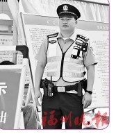 那些年的考生　如今站上護考一線  他們以民警身份，守護學子們順利應考