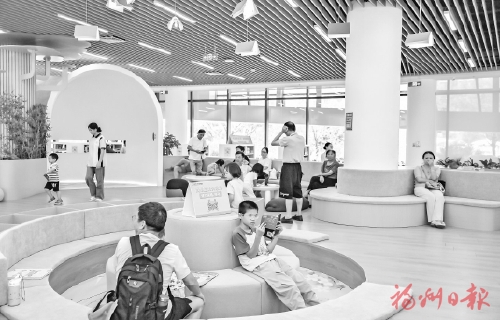 市少兒圖書館暑期部分空間延時開放  為市民提供夜間閱讀服務