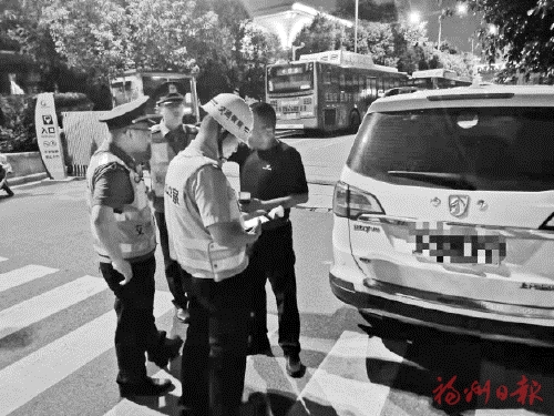 的士整治出新招“混編”執法有實效