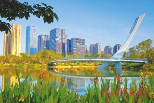 晉安：不負韶華爭朝夕　激情跨越譜華章