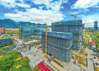 成績是干出來的！ 我市重點項目上半年完成投資2964.3億元，實現“雙過半”