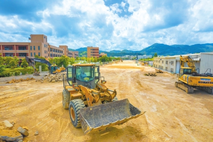 成績是干出來的！ 我市重點項目上半年完成投資2964.3億元，實現“雙過半”